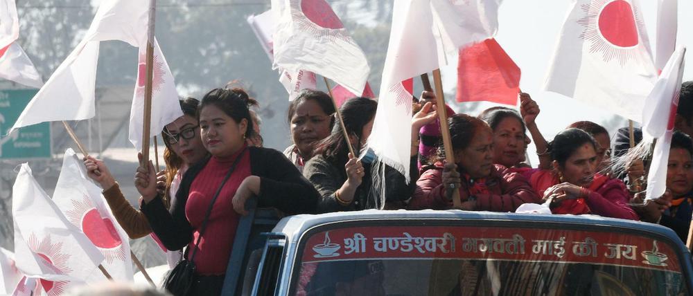 Siegesfahrt: Die kommunistische Partei feiert ihren Sieg bei den Parlamentswahlen in Nepal. 