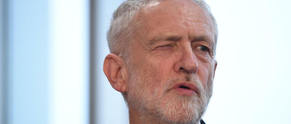 Der britische Oppositionsführer Jeremy Corbyn am Donnerstag bei einem Firmenbesuch im nordenglischen Wakefield.