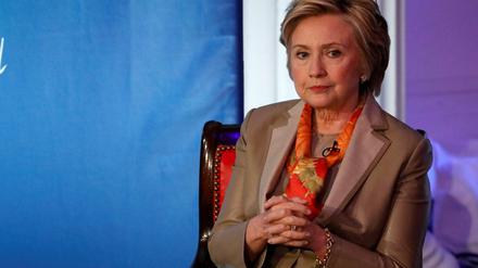 Hillary Clinton meldet sich mit der Initiative "Onward Together" zurück.