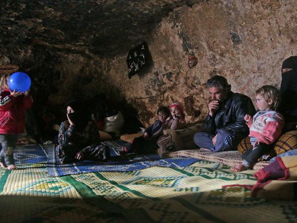 Leben im Untergrund. Viele syrische Familien suchen Schutz vor den Bombardements.