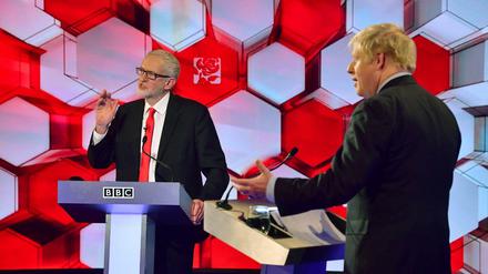 Prime Minister Boris Johnson and Oppositionsführer Jeremy Corbyn debattieren wenige Tage vor der Wahl im TV-Duell der BBC.