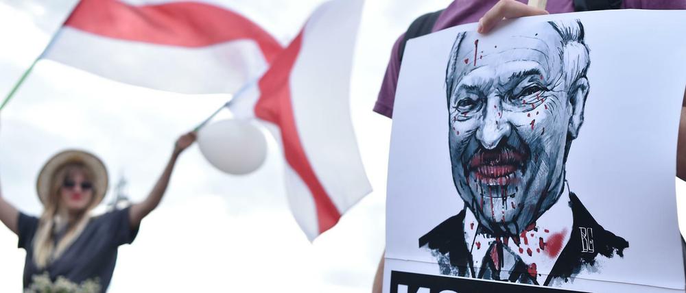 „Verschwinde!“: Protest gegen Präsident Lukaschenko in Minsk 