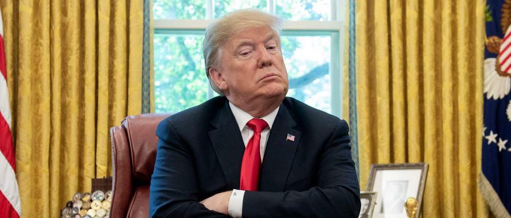 Donald Trump im Oktober 2018 noch als US-Präsident an seinem Schreibtisch im Weißen Haus
