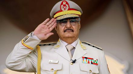 Kämpft gegen die Regierung: der abtrünnige General Chalifa Haftar.