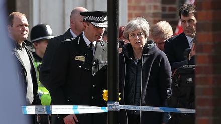 Die britische Premierministerin Theresa May besuchte am Donnerstag den Ort in Salisbury, an dem der russische Ex-Spion bewusstlos aufgefunden worden war. 