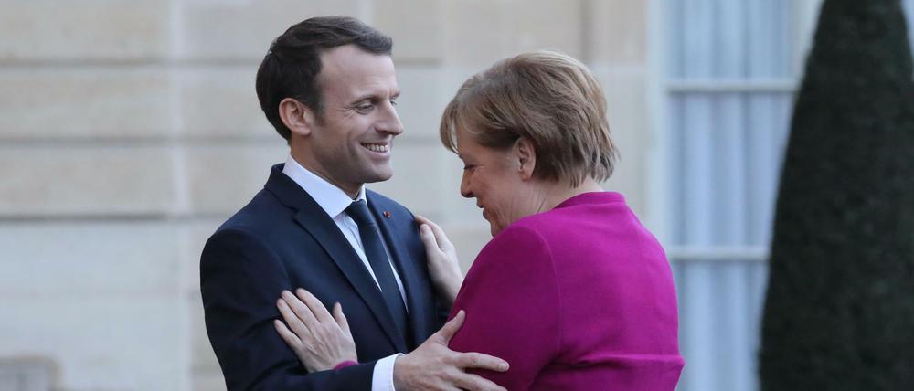 Monate ließ Merkel Macron warten: Jetzt fällt ihre Antwort auf seine EU-Reformvorschläge eher mager aus.