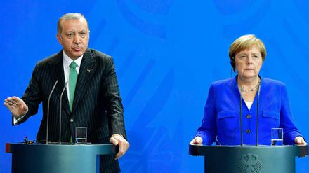 Recep Tayyip Erdogan und Angela Merkel hielten am Freitag gemeinsam eine Pressekonferenz ab. 