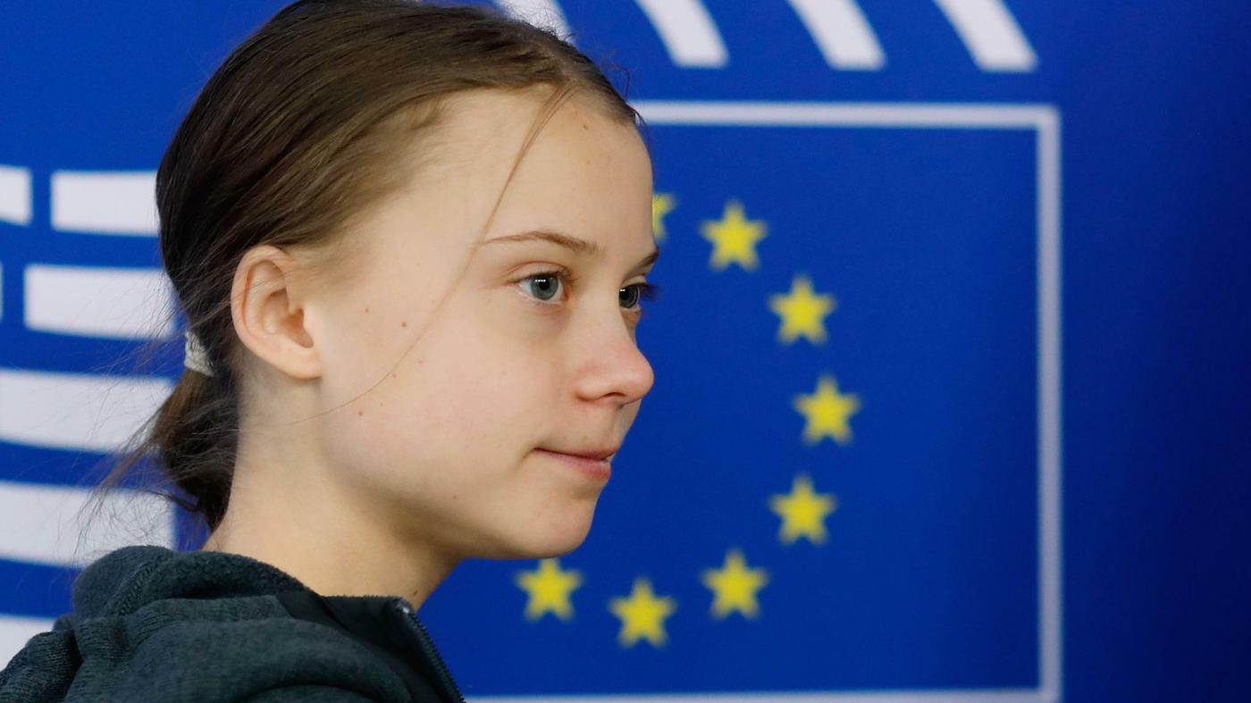 Aufreger im EU-Parlament: DARUM zeigt Klima-Greta den Mittelfinger, Politik