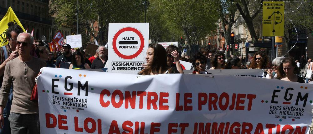 Protest gegen ein schärferes Asylrecht in Frankreich 