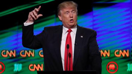 Im Wahlkampf trat Donald Trump als Kandidat der Republikaner noch bei einer von CNN gesponserten Veranstaltung in Miami auf. Nun kritisiert er den Fernsehsender.