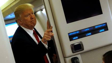 US-Präsident Donald Trump in der Air-Force-One. 