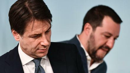Italiens Premier Conte (l.) wird von einem verstummten Geist gequält: Matteo Salvini hat mit den "Corona-Bonds" wieder ein Thema.