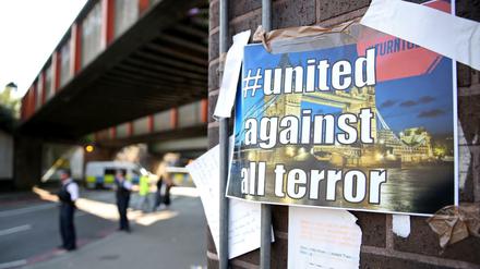 Vereint gegen jede Form von Terror, fordert dieses Plakat nach dem jüngsten Anschlag in London.