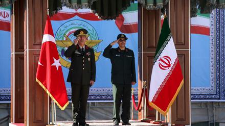 Militärs unter sich. Vor Kurzem besuchte der iranische Generalstabschef (rechts) seinen türkischen Kollegen.