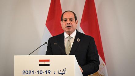 Mit wenigen Unterbrechungen leben die Ägypter seit 1967 unter dem Ausnahmezustand. Präsident Sisi bezeichnete sein Land nun als eine „Oase der Stabilität“.