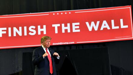 "Baut die Mauer fertig": US-Präsident Trump bei einer Kundgebung in Texas 