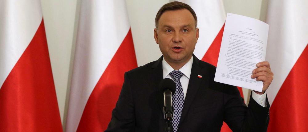 Polens Präsident präsentiert seine Pläne für die Justizreform.