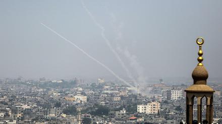 Aktion. Extremisten feuern von Gaza aus auf Israel. 