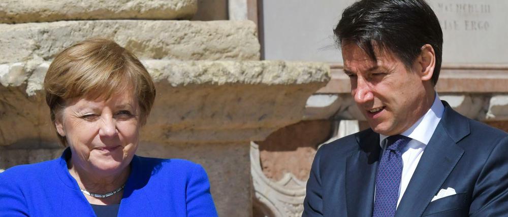 Italiens Regierungschef Giuseppe Conte und die deutsche Kanzlerin Angela Merkel. 