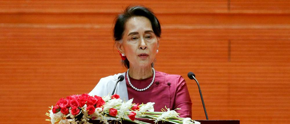 Lang erwartete Rede: Aung San Suu Kyi spricht über die Rohingya.