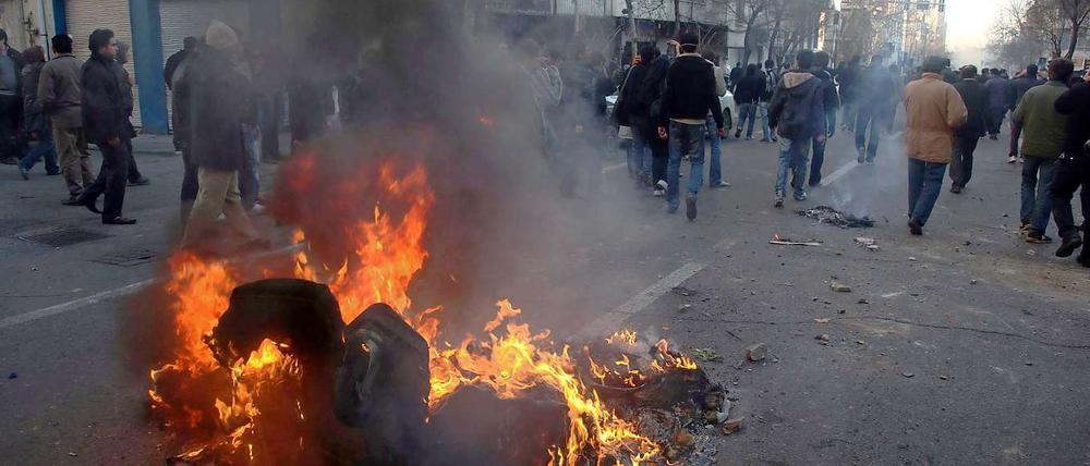 Auch in Teheran kommt es nun zu Unruhen.