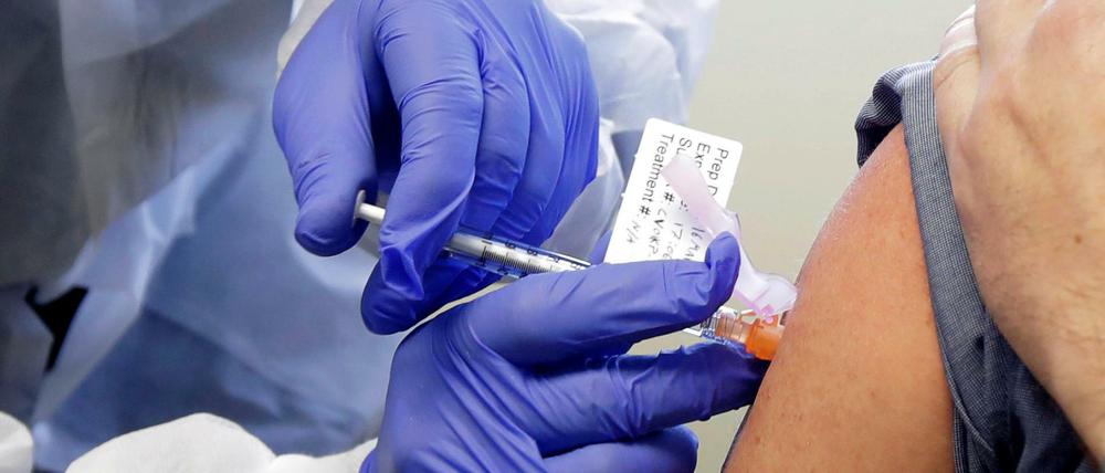 Tests für einen Corona-Impfstoff in den USA 