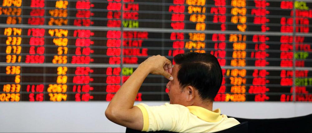 Ausgehend von China brechen weltweit die Börsen ein.