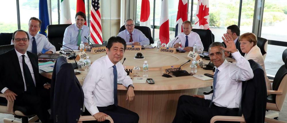 Arbeitssitzung der Staats- und Regierungschefs der G7 mit EU-Vertretern in Japan. 