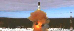 Wladimir Putin ließ am Mittwoch eine neue ballistische Interkontinentalrakete vom Typ Sarmat (Nato-Codename: SS-X-30 Satan 2) testen