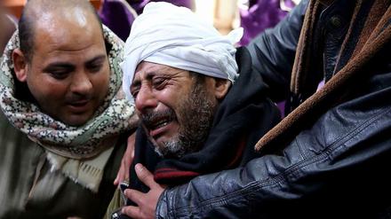 Unfassbare Gewalt, grenzenlose Trauer um die 21 vom IS getöteten ägyptische Kopten in Libyen. 