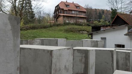 Nachbau des Holocaust-Mahnmals nahe des Hauses von Björn Höcke in Bornhagen.
