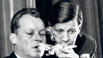 Die SPD-Legenden Willy Brandt (l) und Helmut Schmidt.