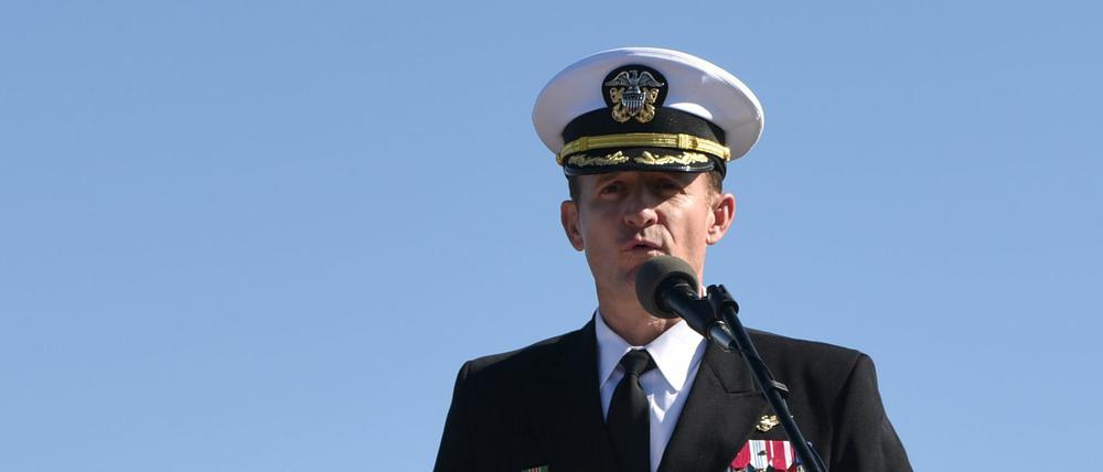 Kapitän Brett Crozier bei einer Ansprache auf dem Flugzeugträger "USS Theodore Roosevelt" in San Diego im vergangenen November.