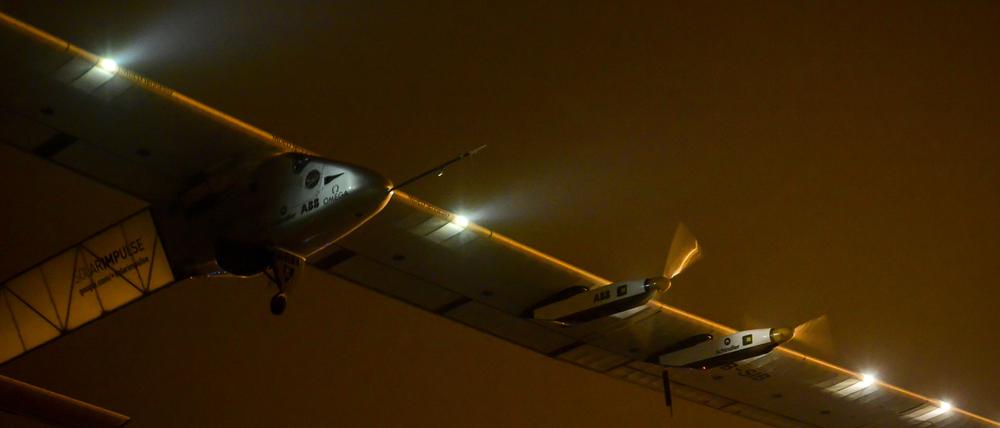 Start des Solarflugzeugs "Solar Impulse 2" im chinesischen Nanjing