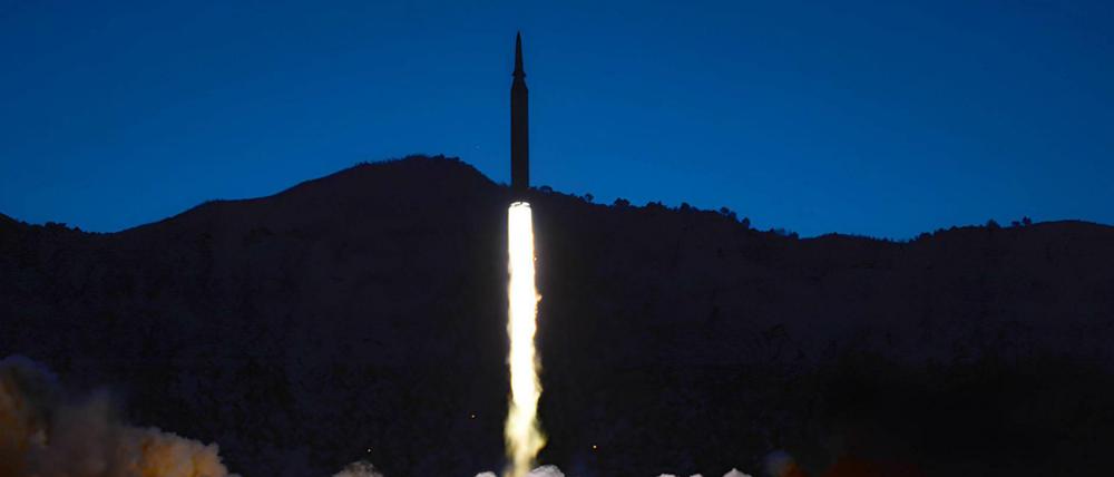 Dieses Bild von einem Raketenstart veröffentlichten Nordkoreas Staatsmedien.