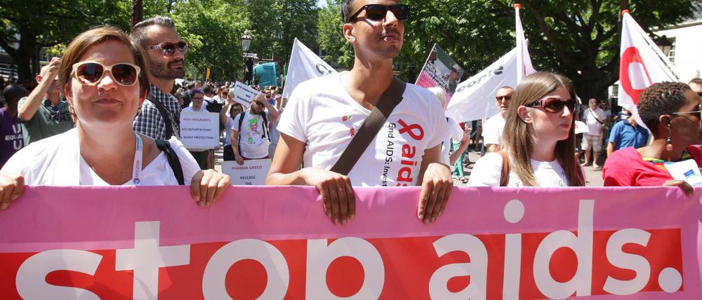Aktivisten demonstrieren zum Auftakt der internationalen Aids-Konferenz in Amsterdam.
