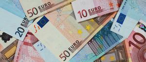 21,1 Milliarden Euro haben Bund, Länder, Kommunen und die Sozialversicherungen mehr eingenommen als ausgegeben.