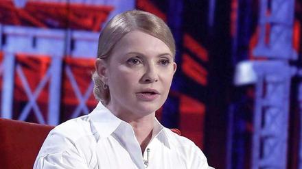 Politik ohne Zopf: Julia Timoschenko zeigte sich während ihres Auftritts im ukrainischen Fernsehen am späten Freitagabend ohne die weltberühmte blonde Flechte. 
