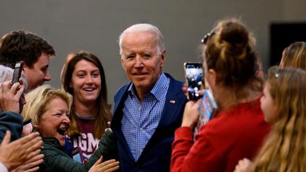 Kandidat zum Anfassen: Joe Biden beim Wahlkampf in South Carolina. 