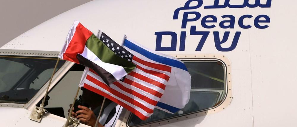 Richtung Frieden. Eine Maschine der israelischen Fluglinie El Al landete Ende August auf dem Flughafen von Abu Dhabi.