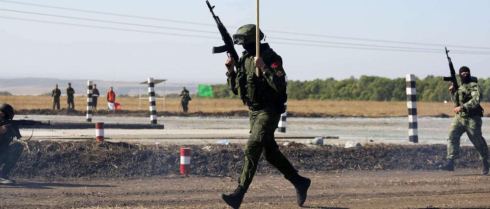 Separatisten bei einem militärischen Wettbewerb in der Nähe von Donezk. 