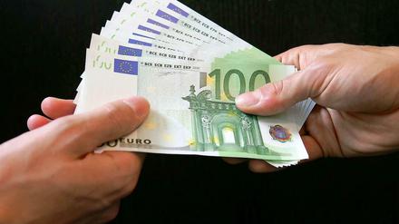 Wenn Gelder aus dem EU-Haushalt in dunklen Kanälen verschwinden, soll die europäische Staatsanwaltschaft ab Anfang 2015 ermitteln können.
