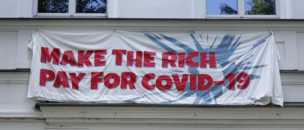 Klare Botschaft auf einem Transparent in Kreuzberg. 