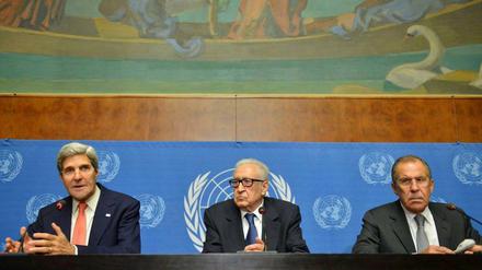 Keine Einigung, doch die diplomatischen Gespräche über den Syrien-Konflikt gehen weiter: US-Außenminister John Kerry, UN-Sondergesandter Lakhdar Brahimi und Russlands Außenminister Sergej Lavrov.
