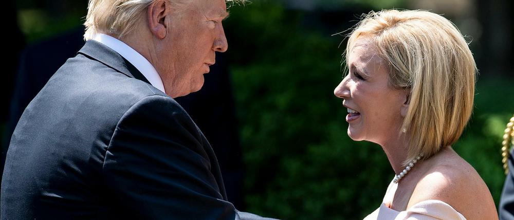 US-Präsident Donald Trump und Paula White kennen sich seit Jahren. 