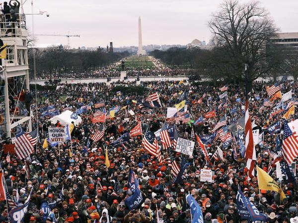 Menschenmassen vor dem Capitol in Washington D.C.
