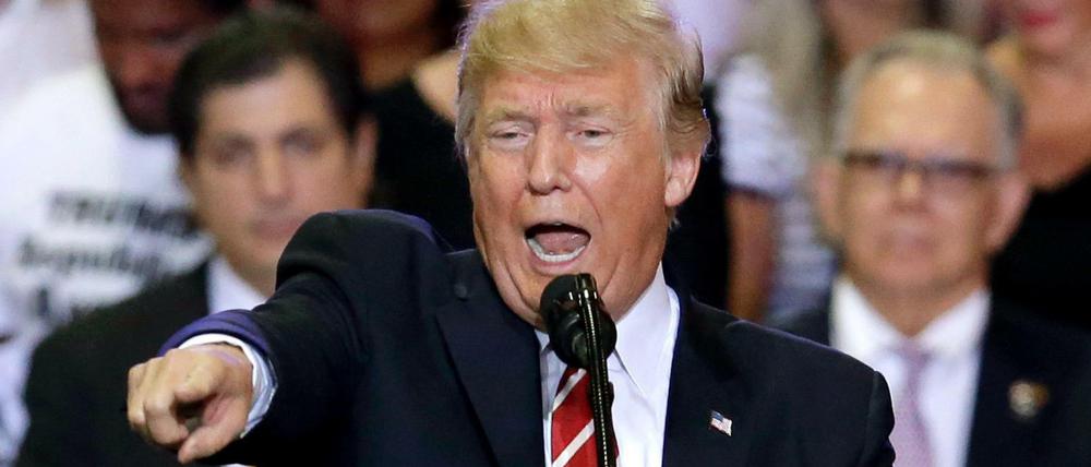 US-Präsident Donald Trump spricht wieder populistisch wie im Wahlkampf. 
