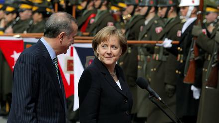 Bundeskanzlerin Merkel ist zu Gast beim türkischen Ministerpräsidenten Recep Tayyip Erdogan.