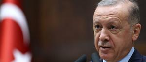 An Griechenland gewandt sagte Erdogan: „Wage es nicht, dich auf einen Tanz mit der Türkei einzulassen.“