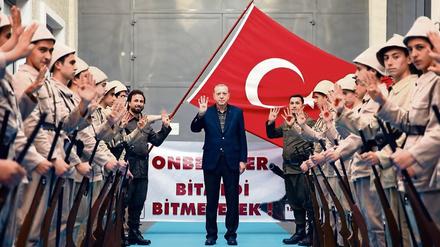 Erdogan lässt sich in Istanbul feiern.